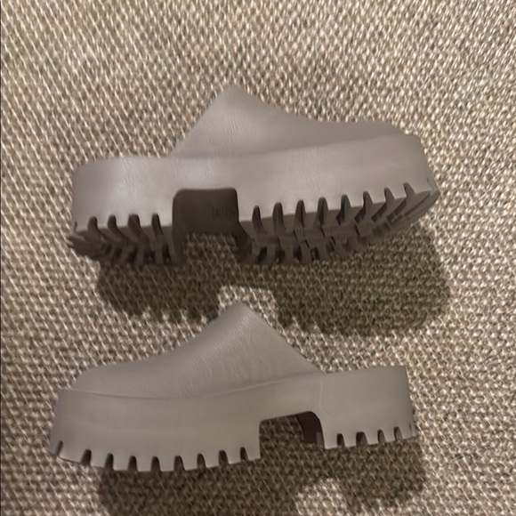 Jeffrey Campbell Taupe Platform Clogs NWOT - Picture 8 of 8